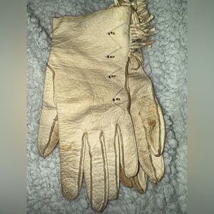 Vintage Cream Leather gloves with fringe and Native American bead detail